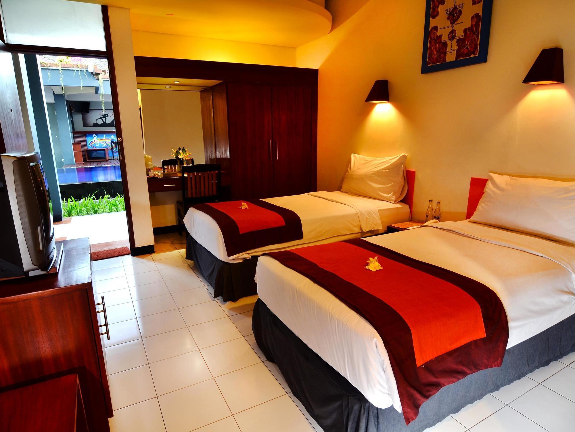 The Yani Hotel Bali Pesanggaran Exterior foto