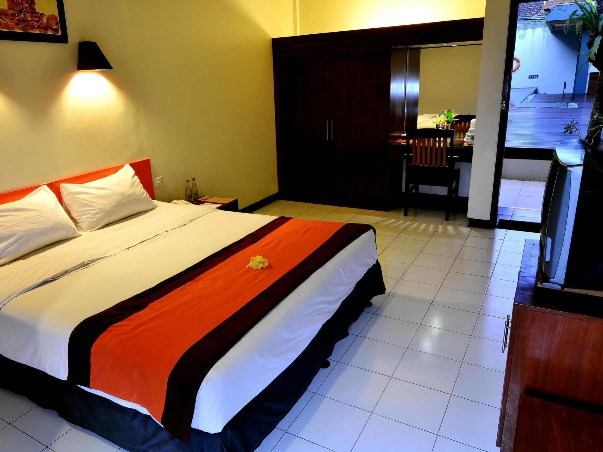 The Yani Hotel Bali Pesanggaran Exterior foto